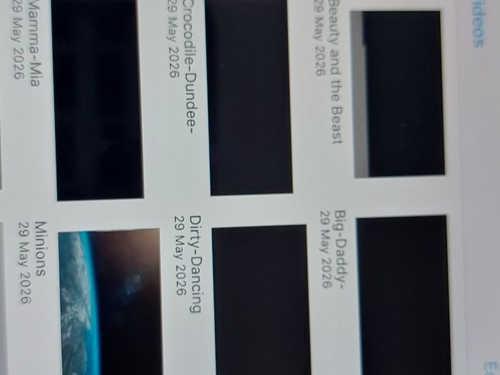 Apple Ipad 4, A1458, 16GB, with over 20 childrens movies for their entertainment, Excellent Battery