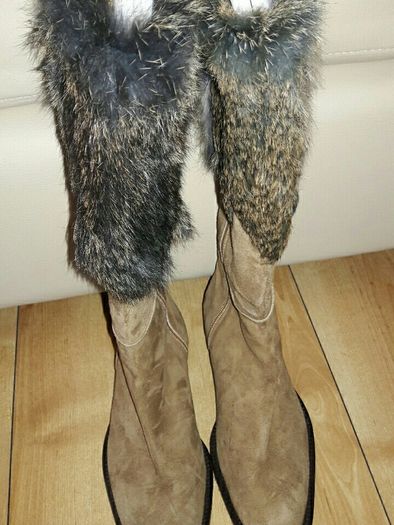 Ladies Tan suedette boot Cinders Size 36 NEW
