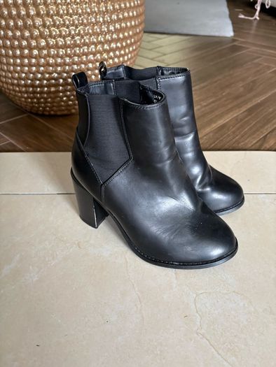 Extra wide boots