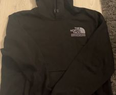 north face hoodie and joggers