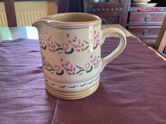 Nicholas Mosse new lavender 7 piece set , 6 bowls and a cylinder jug . Bowls are 6 inches in diameter and jug is 4 and a half inches in height