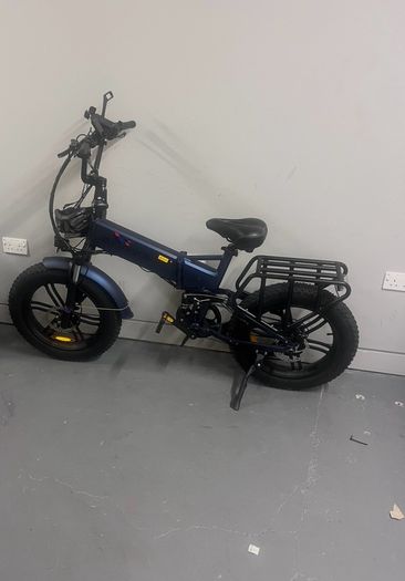ENGWE engine pro 2.0 with handlebar upgrades installed