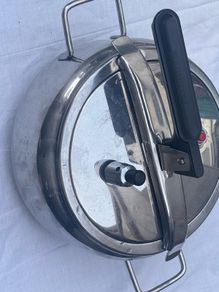 pressure cooker