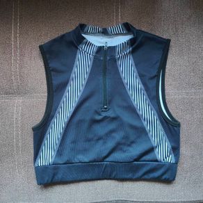 New Cropped Spandex sports top, size 10