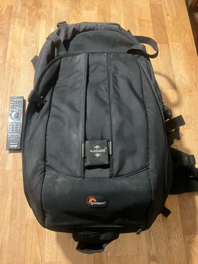 Large lowepro camera bag with quick side camera access