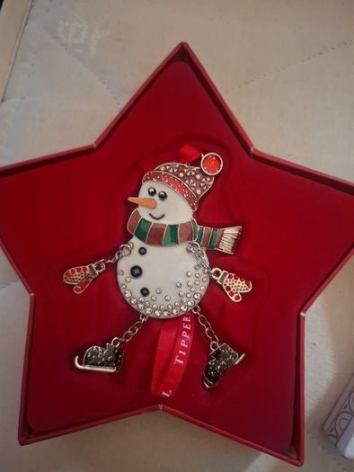 Tipperary Crystal sparkle snowman on skates
