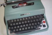 Olivetti Lettera 32 Typewriter