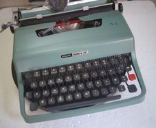 Olivetti Lettera 32 Typewriter