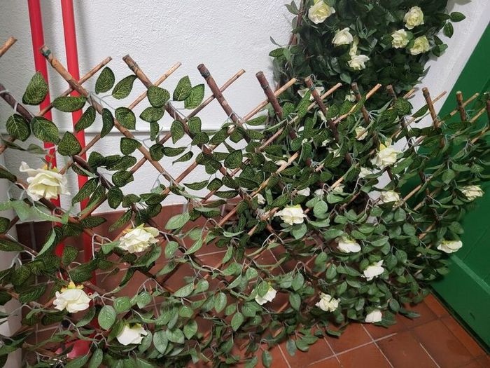 Artificial trellis with flowers (white roses)