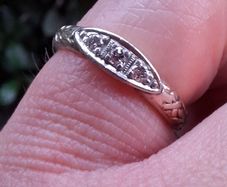 Antique 8ct Gold Diamond Ring