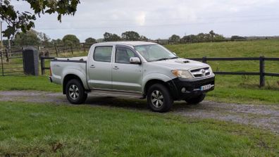 Toyota Hilux 3.0 D-4D Automatic Crew Cab CVRT 4/27