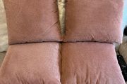 Pillows/cushions
