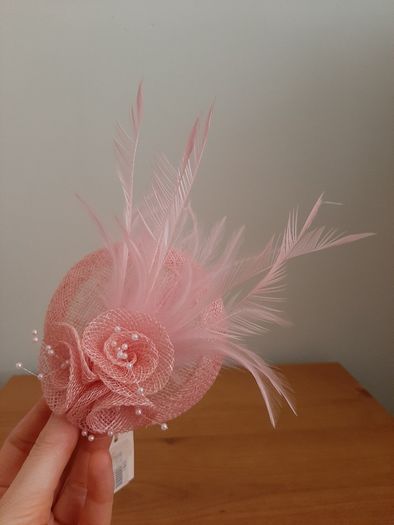 BNWT Fascinator Headpiece