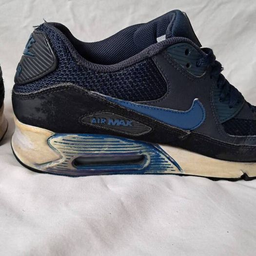 nike air max 90 size 9.5 eu 44.5 some signs of usage in good condition