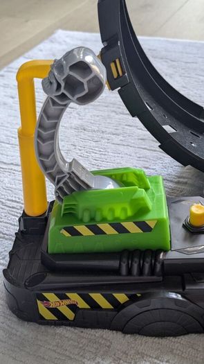 Hot Wheels Monster Truck Epic Loop Set