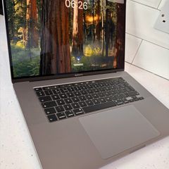 MacBook Pro 15-inch Excellent Condition (21 Battery Cycle Count)