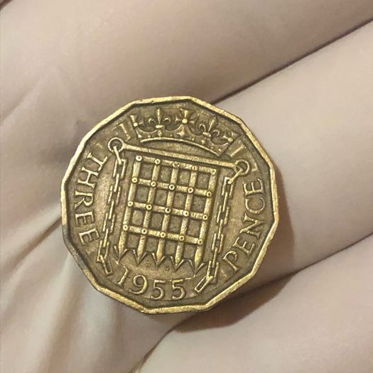 Elizabeth 3 pence x7