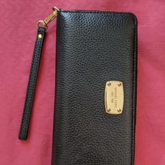 Michael kors designer sleek wallet