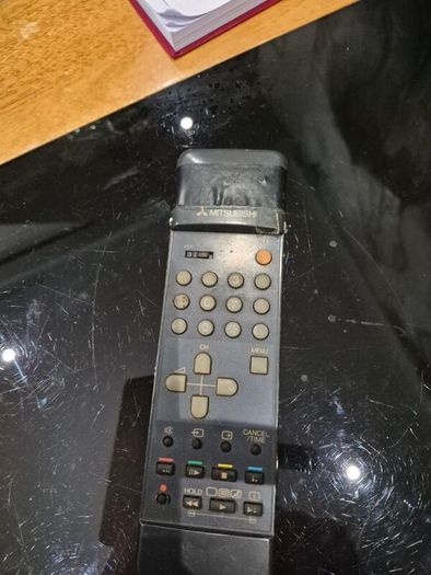 Vintage  20" Mitsubishi Tv & Remote