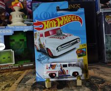 '56 Ford F-100 ! Queen of Hearts ! Hot Wheels ! 2018 ! HW Art Cars ! Mattel !