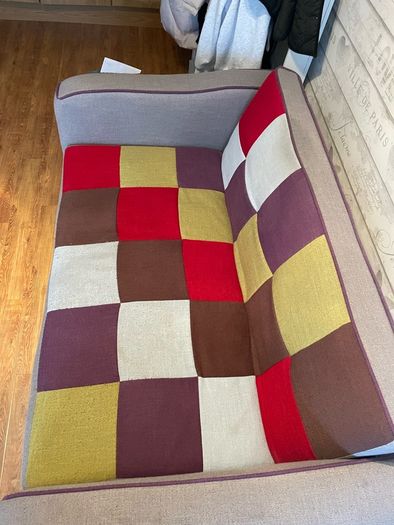 Couch- Pull out bed