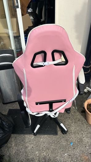 FREE Pink Gaming Chair