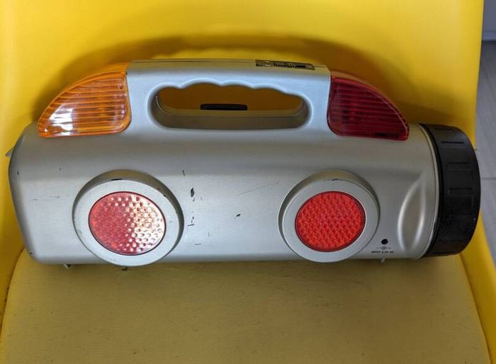 Emergency toolbox car torch