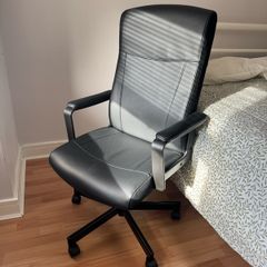 Office Desk 120x70cm + Executive Office Chair