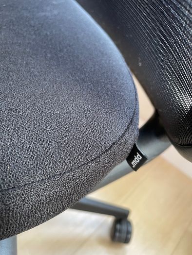 2 excellent like new office armchairs