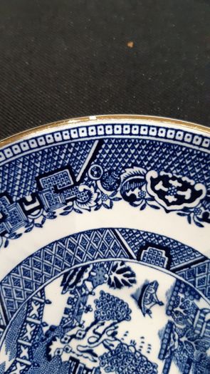 20 piece Arklow Pottery Blue Willow pattern tea set