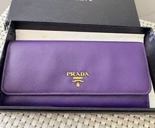 Prada Wallet Authenitc
