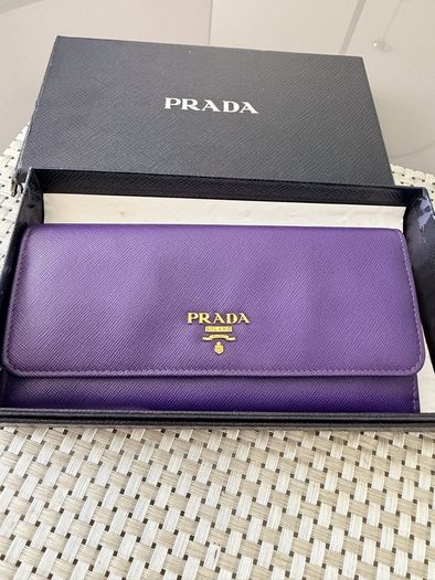 Prada Wallet Authenitc