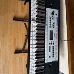 Yamaha Keyboard With X Stand