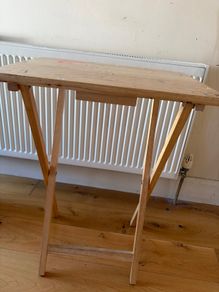 Laptop fold up table