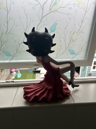 Red Evening Dress Betty Boop Statue