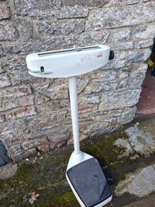 "SECA medical mechanical beam scale / doctor's surgery weighing scales