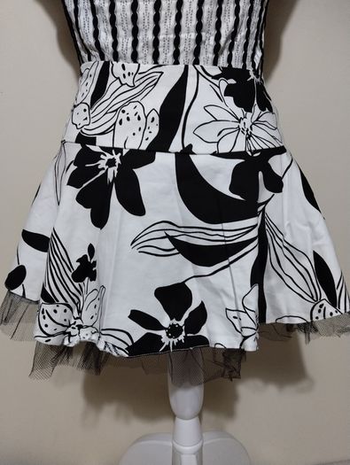 fabulous Ax Paris Black & White Skirt