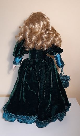 9 x  Porcelain dolls