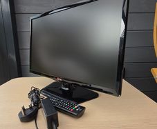 LG LED Monitor with TV tuner 22"