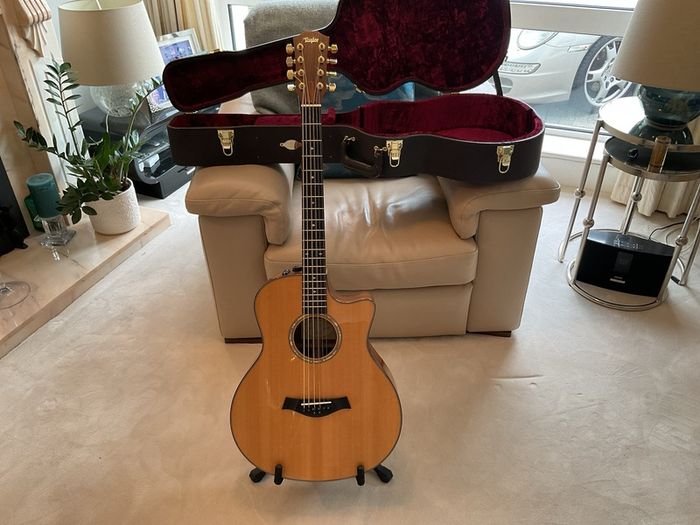 Taylor 8 String Baritone