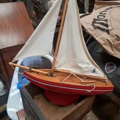 Vintage Pond Yacht