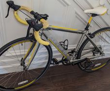 Carrera ltd edition 6061T6 road bike and  Qubo elite trainer
