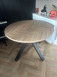 kitchen table and 4 black chairs