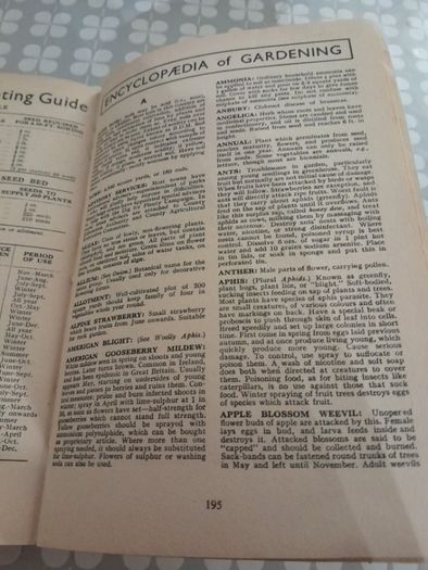 Middleton's Gardening Guide 14th Edition (1957)
