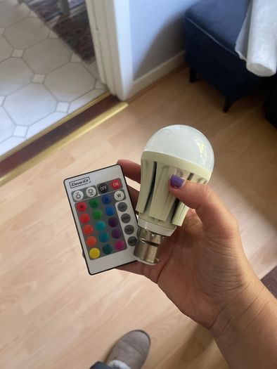 Colour changing lightbulb