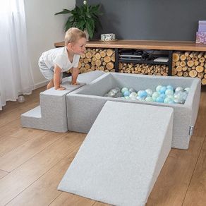 Large Adventure Centre ball pit with 300 balls for babies toddlers