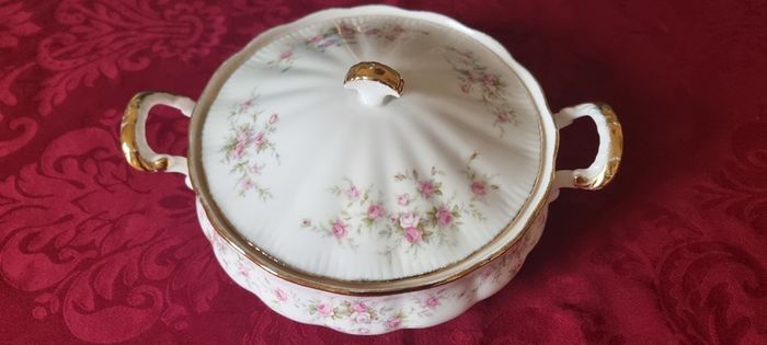 9 Piece Royal Albert Victoriana Rose Bone China Gold Gilt Lidded Tureen And Soup Bowls Set Made In England