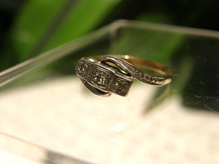 18ct Gold & Platinum Three Stone Diamond Crossover Ring - Size L, 2.7g, Antique/Vintage