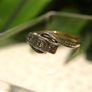 18ct Gold & Platinum Three Stone Diamond Crossover Ring - Size L, 2.7g, Antique/Vintage Image 3
