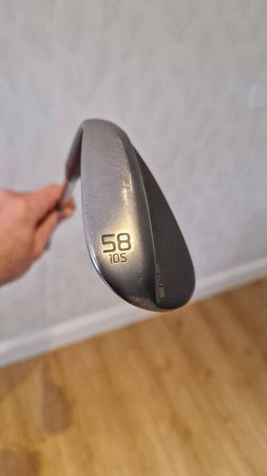 Titleist Sm9 Jet Black Vokey 54.10s + 58.10s